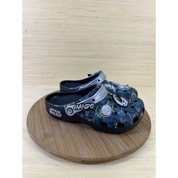 NEW Crocs Star Wars Classic Mandalorian Clogs Unisex Mens 6 Womens 8 - Picture 3 of 7